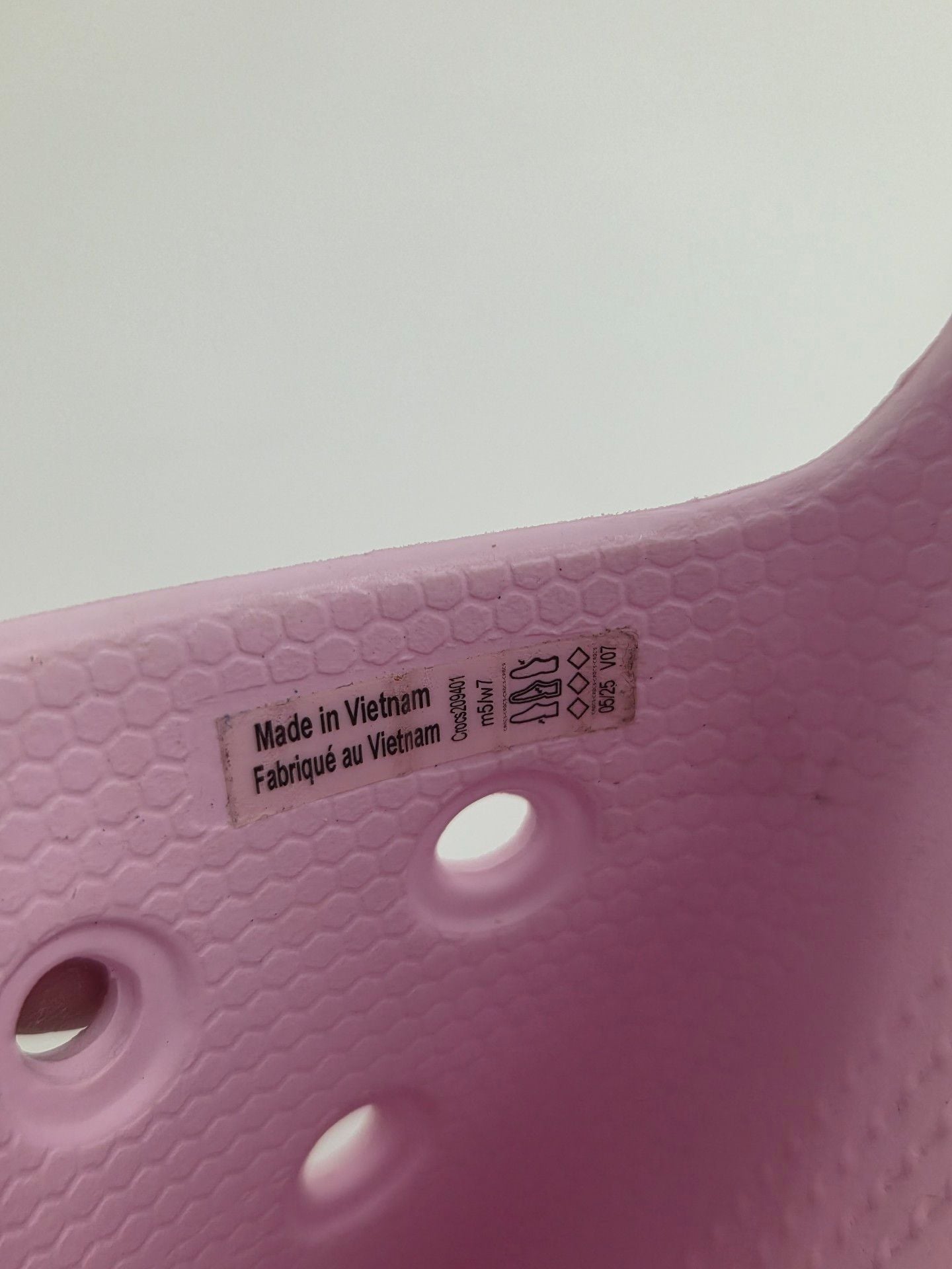Crocs Classic Slide Size W7 Pink Sandals 8
