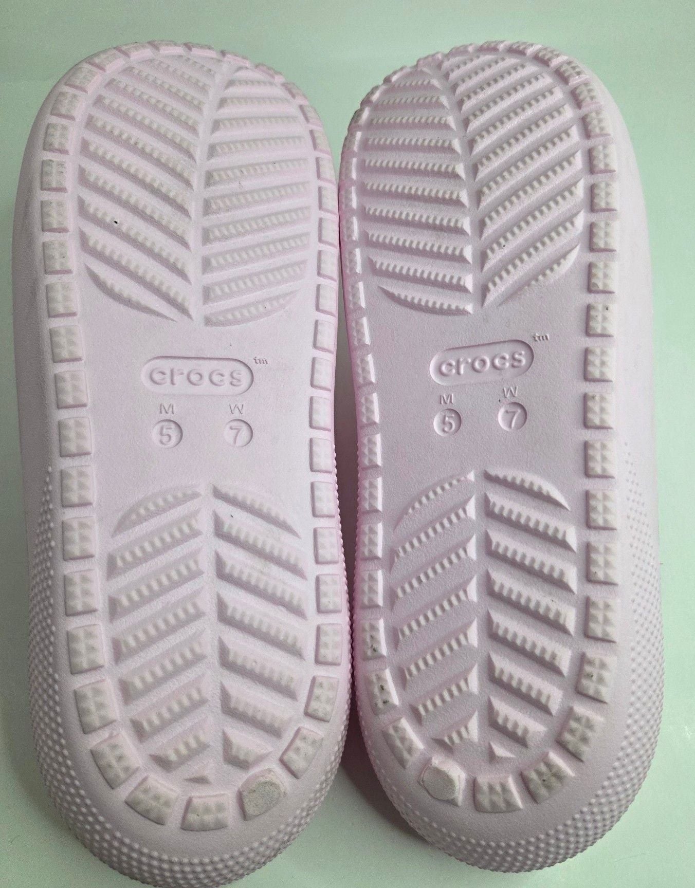 Crocs Classic Slide Size W7 Pink Sandals 7