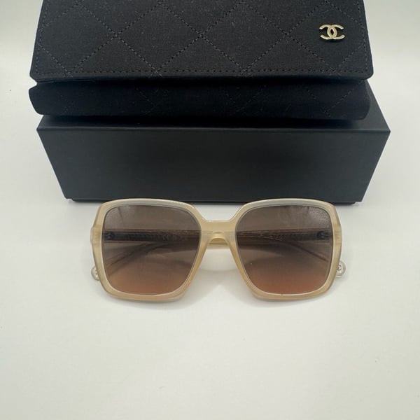 Authentic New Chanel Interlocking CC Logo Square Sunglasses 5505 Brown