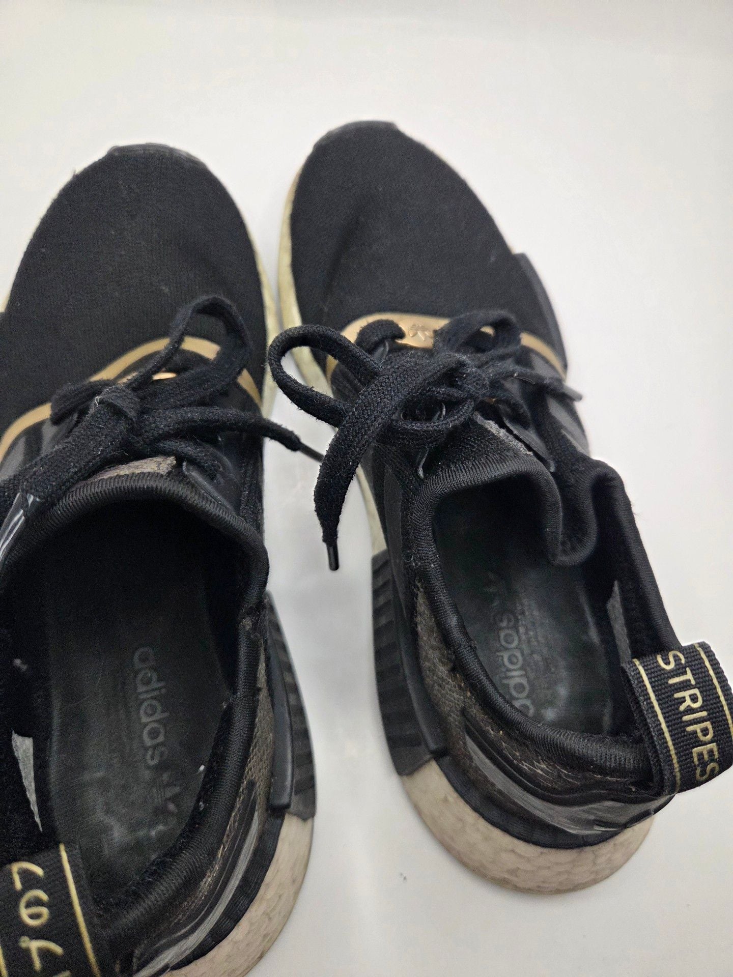 Adidas NMD_R1 Sneakers Black Rose Gold Snake Print 10