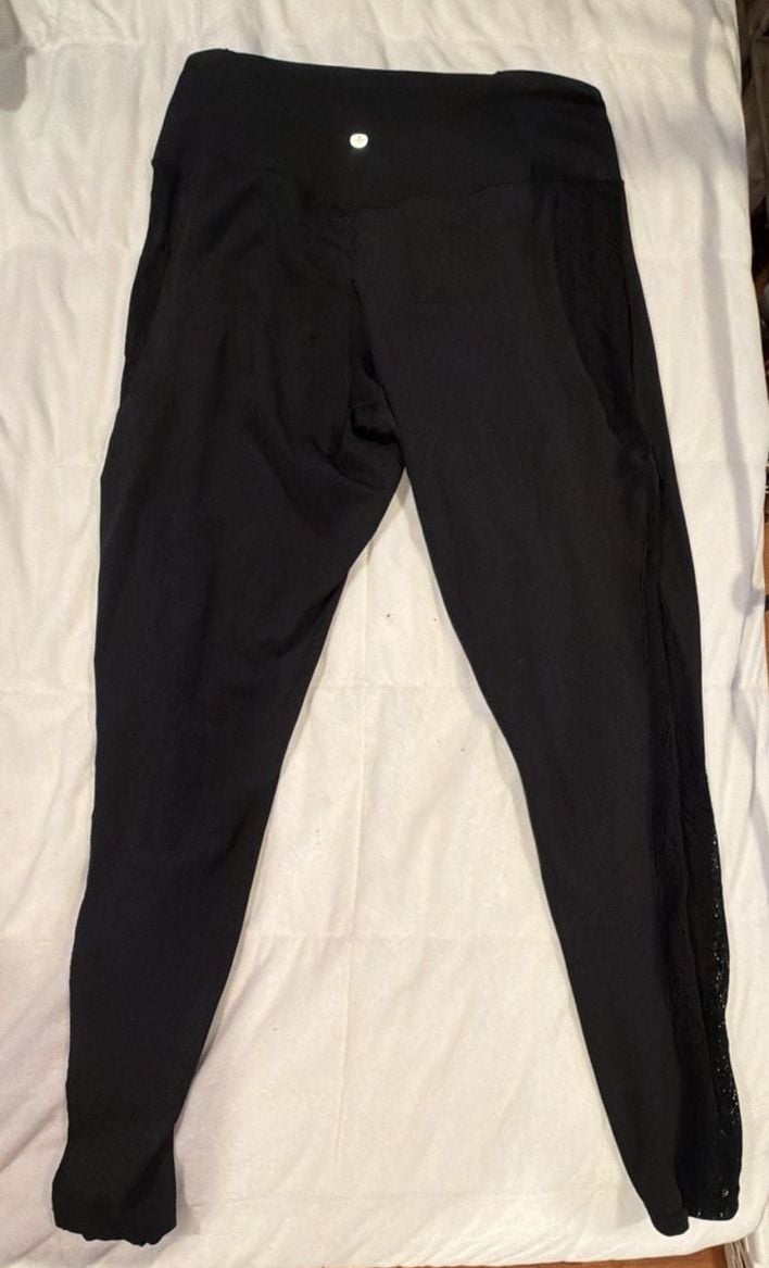 Halara 7/8 Leggings Size XL Black Lace Side Panels Activewear 2