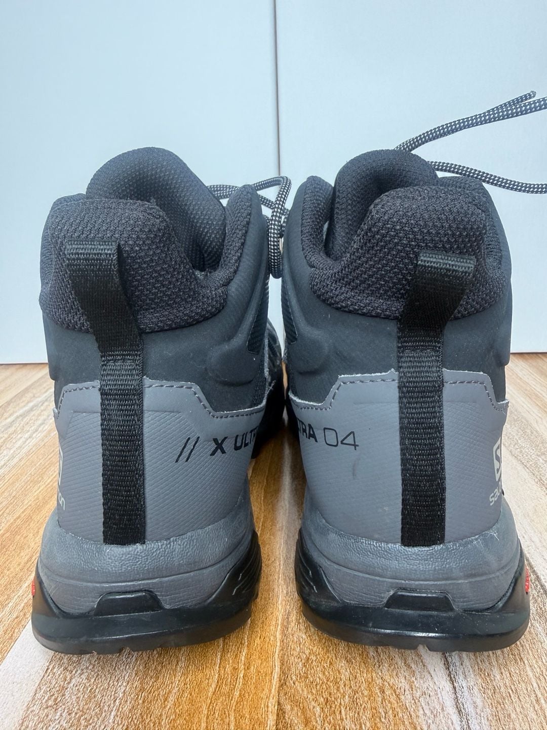 Salomon Men’s X Ultra 4 Mid GORE-TEX Black Hiking Boots 4