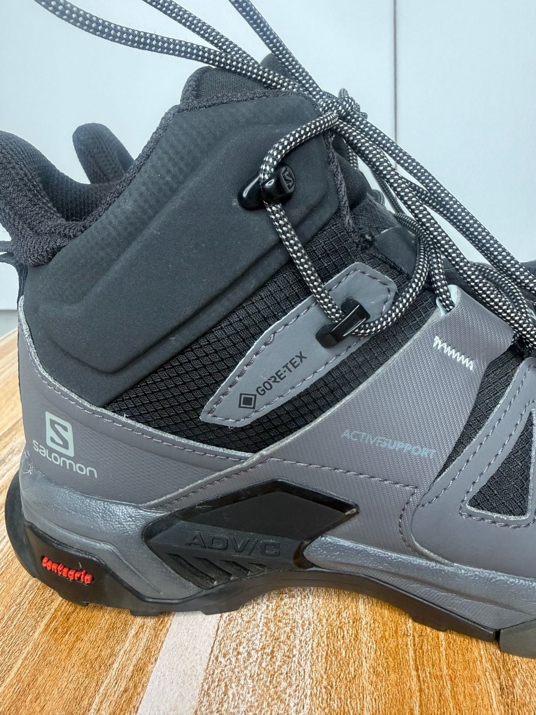 Salomon Men’s X Ultra 4 Mid GORE-TEX Black Hiking Boots 6