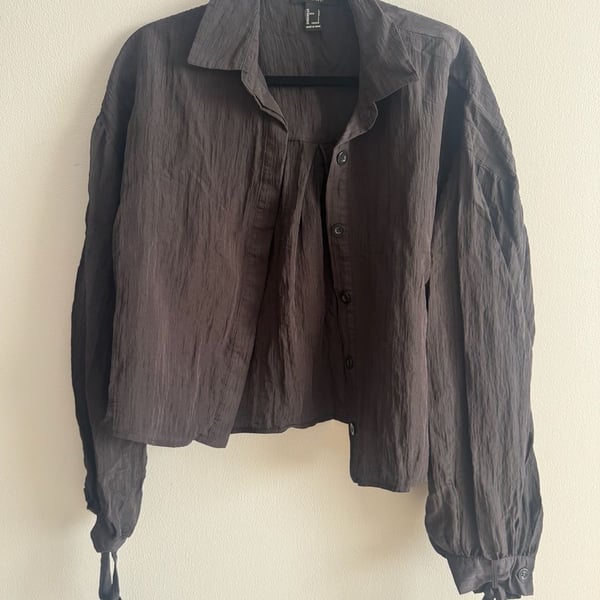 Forever 21 Button Up Shirt Size L Gray Crinkle Blouse Long Sleeve