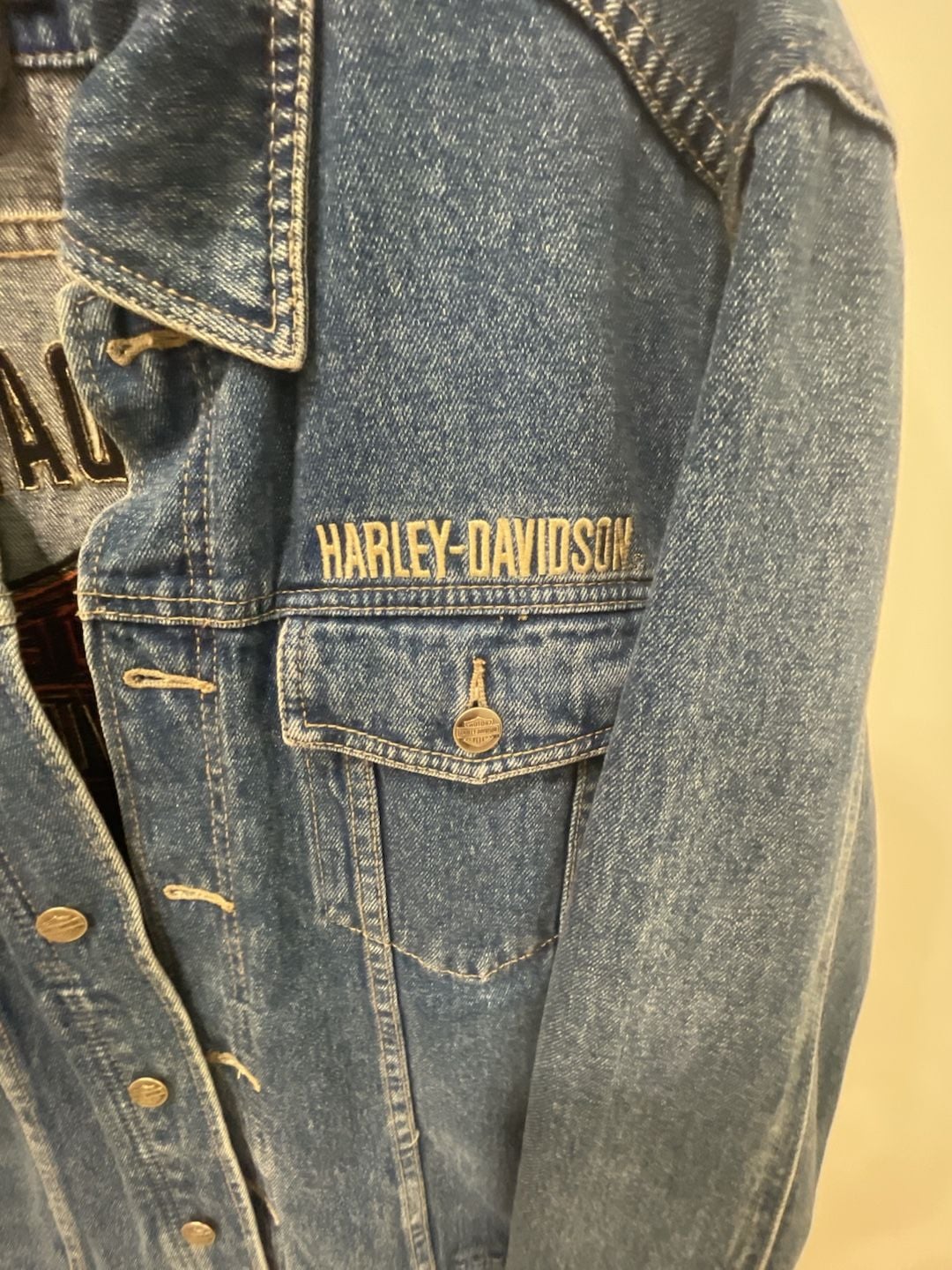 Harley-Davidson Denim Jacket Size M Blue Logo Trucker 4