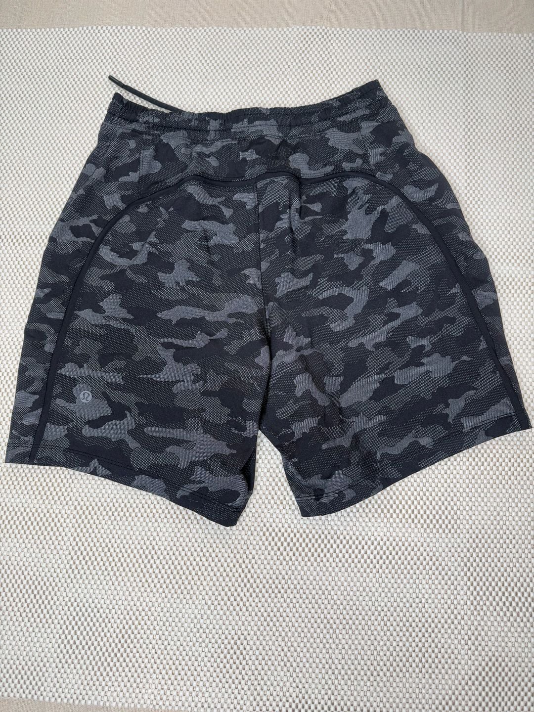 Lululemon Pace Breaker 9" Lined Shorts Men's Size M Variegated Mesh Camo Black 3