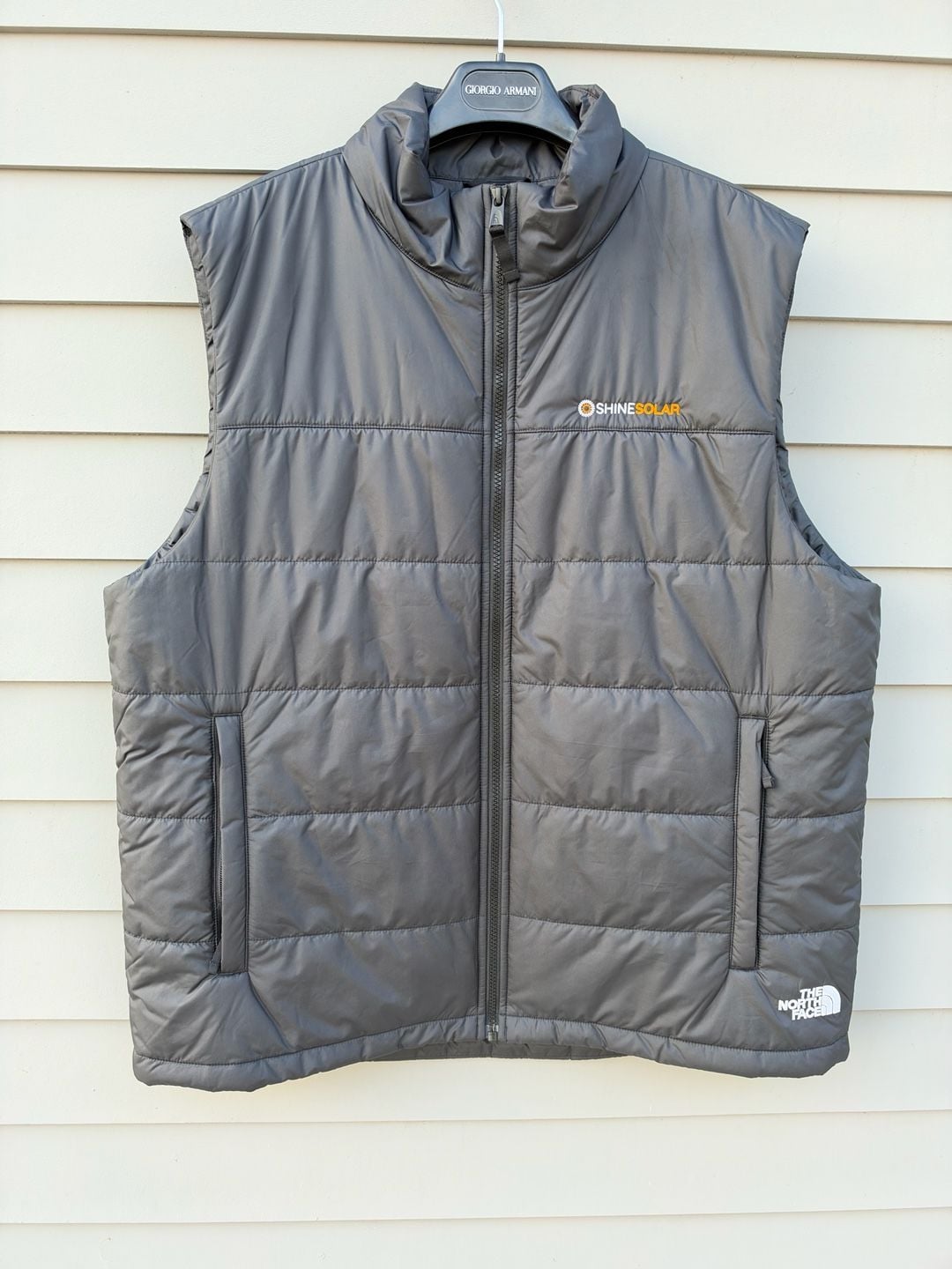 The North Face Puffer Vest Size XL Gray Shine Solar Embroidered 2