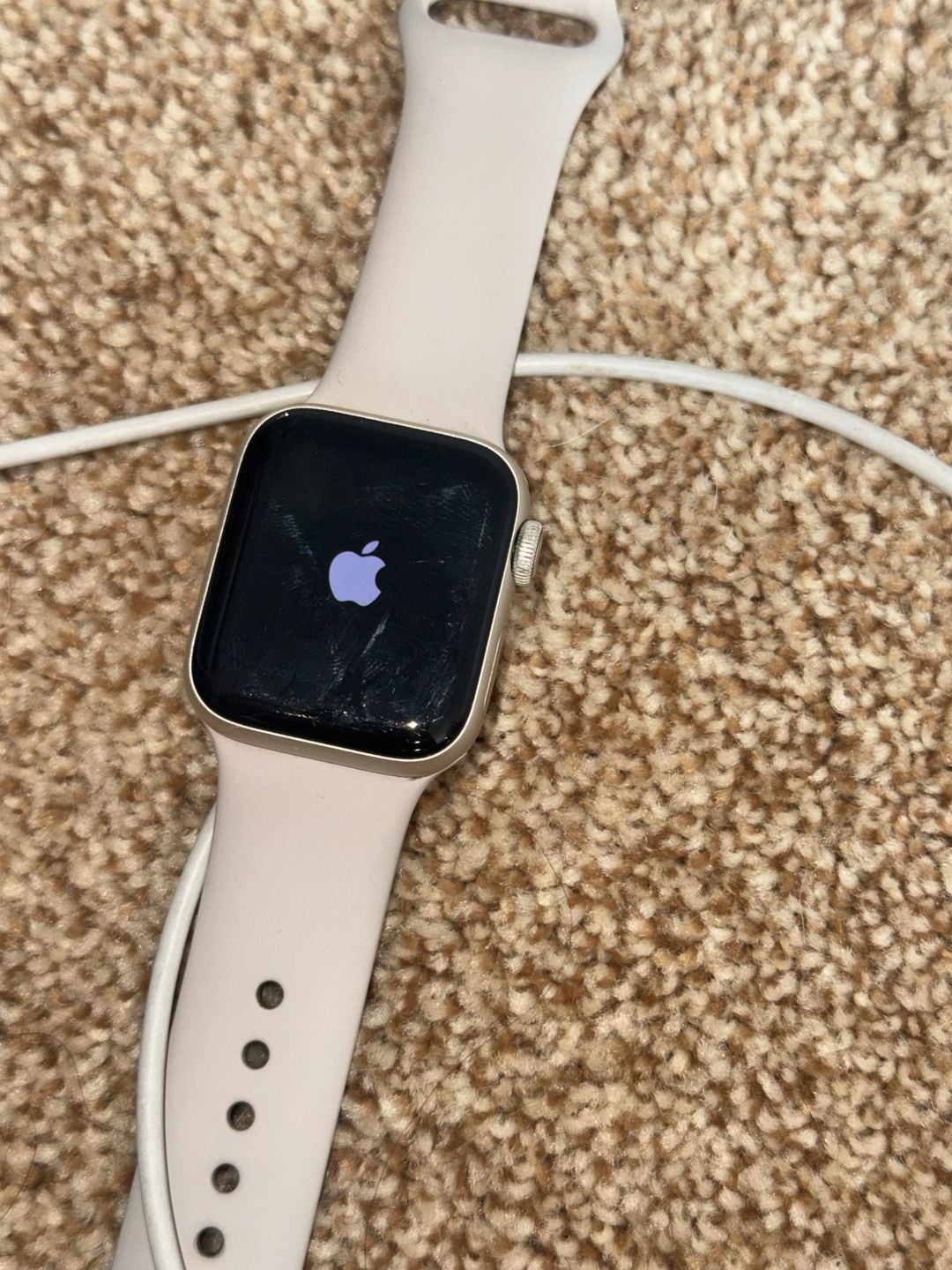 Apple Watch SE Size 40mm Starlight Aluminum Case with Sport Band 2