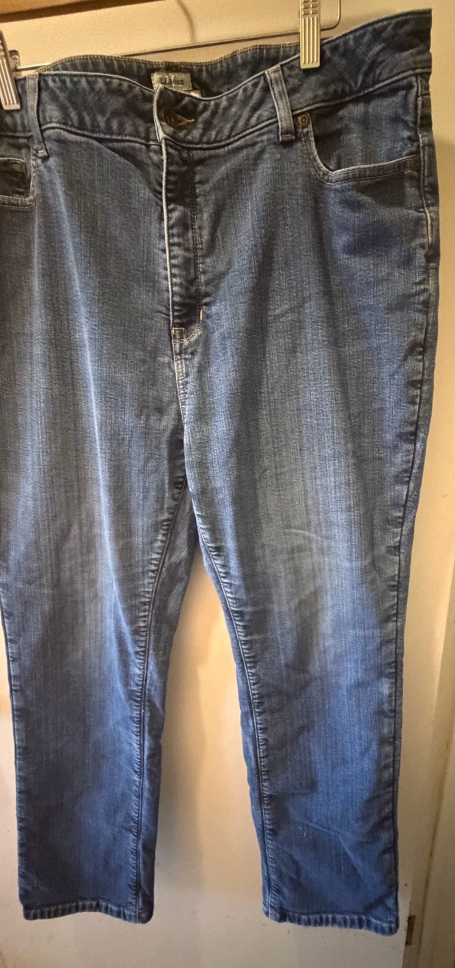 L.L. Bean Classic Fit Jeans Size 18 REG Blue Denim 2