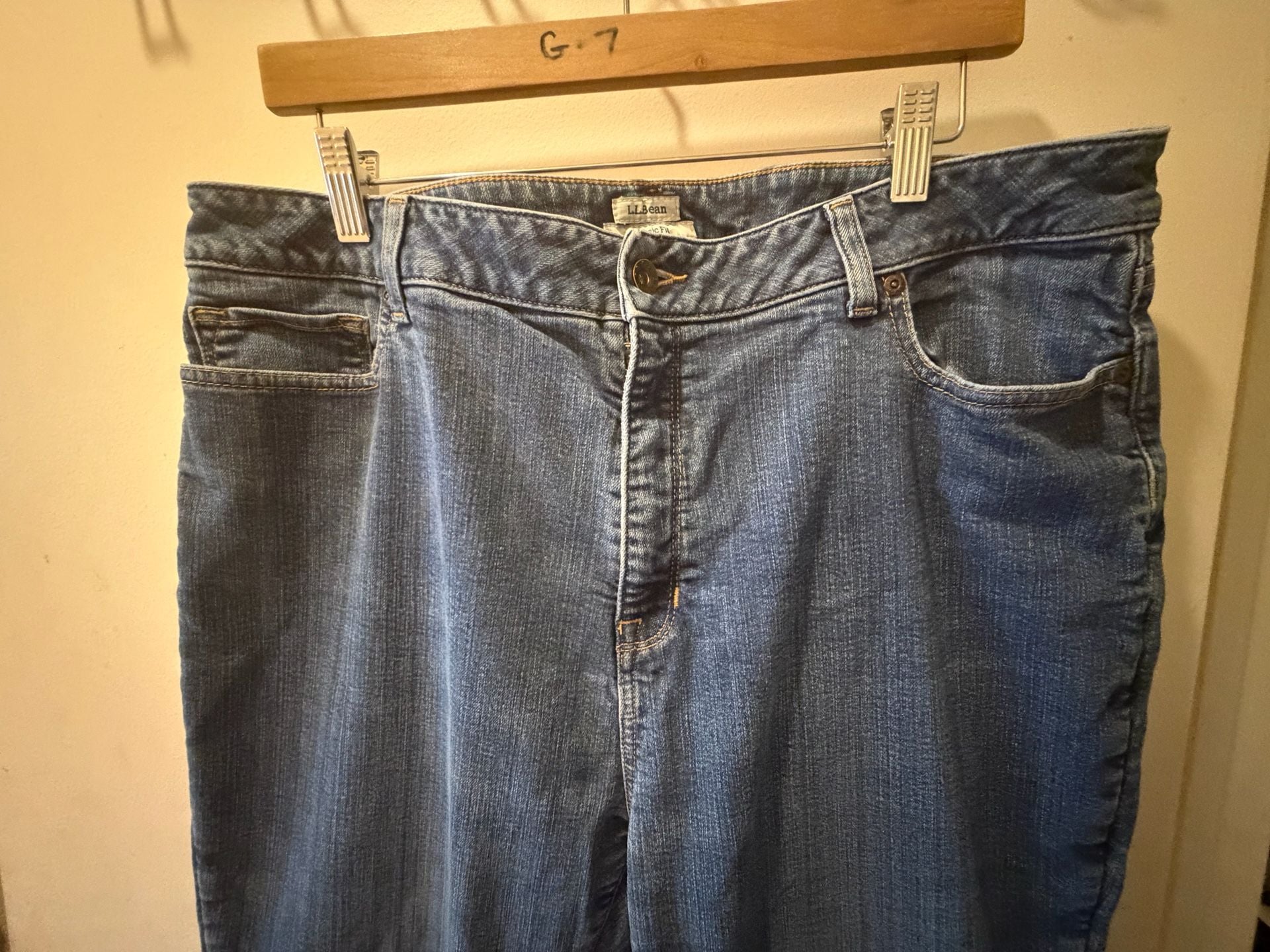 L.L. Bean Classic Fit Jeans Size 18 REG Blue Denim 3