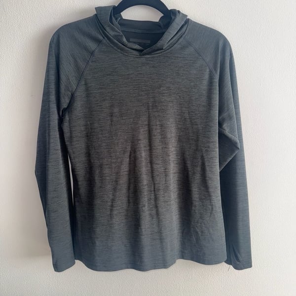 Under Armour Performance Hoodie Size M Grey Athletic Long Sleeve
