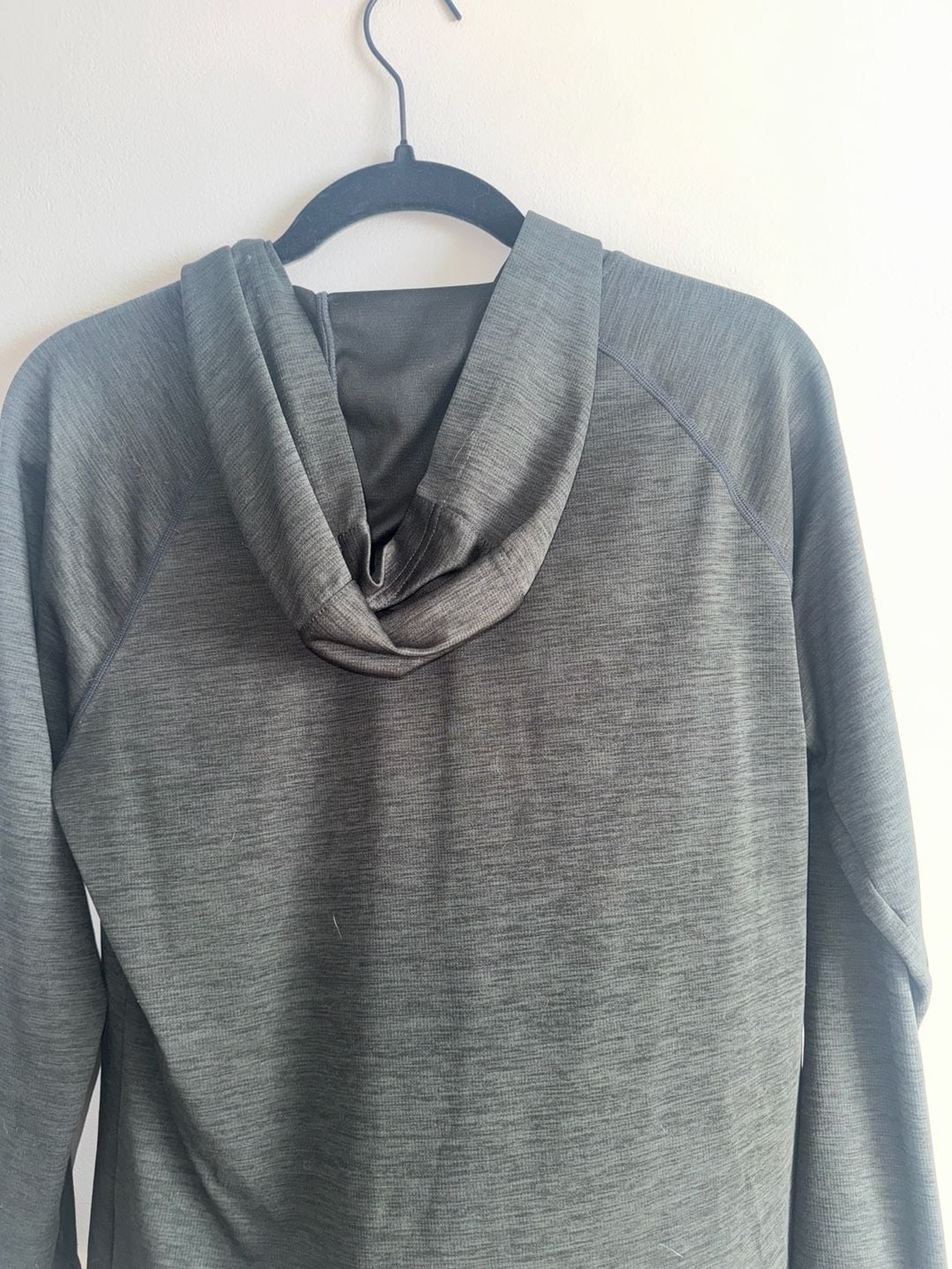 Under Armour Performance Hoodie Size M Grey Athletic Long Sleeve 4