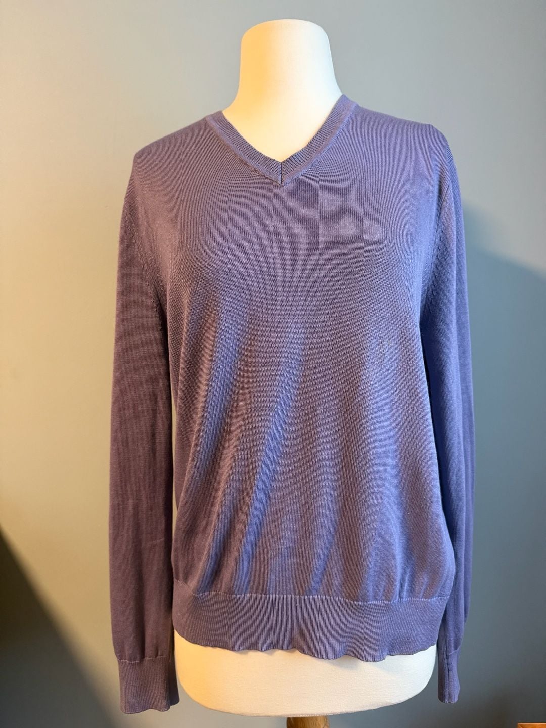 Men's Banana Republic V-Neck Silk Cashmere Sweater Size M Lavender Purple 2