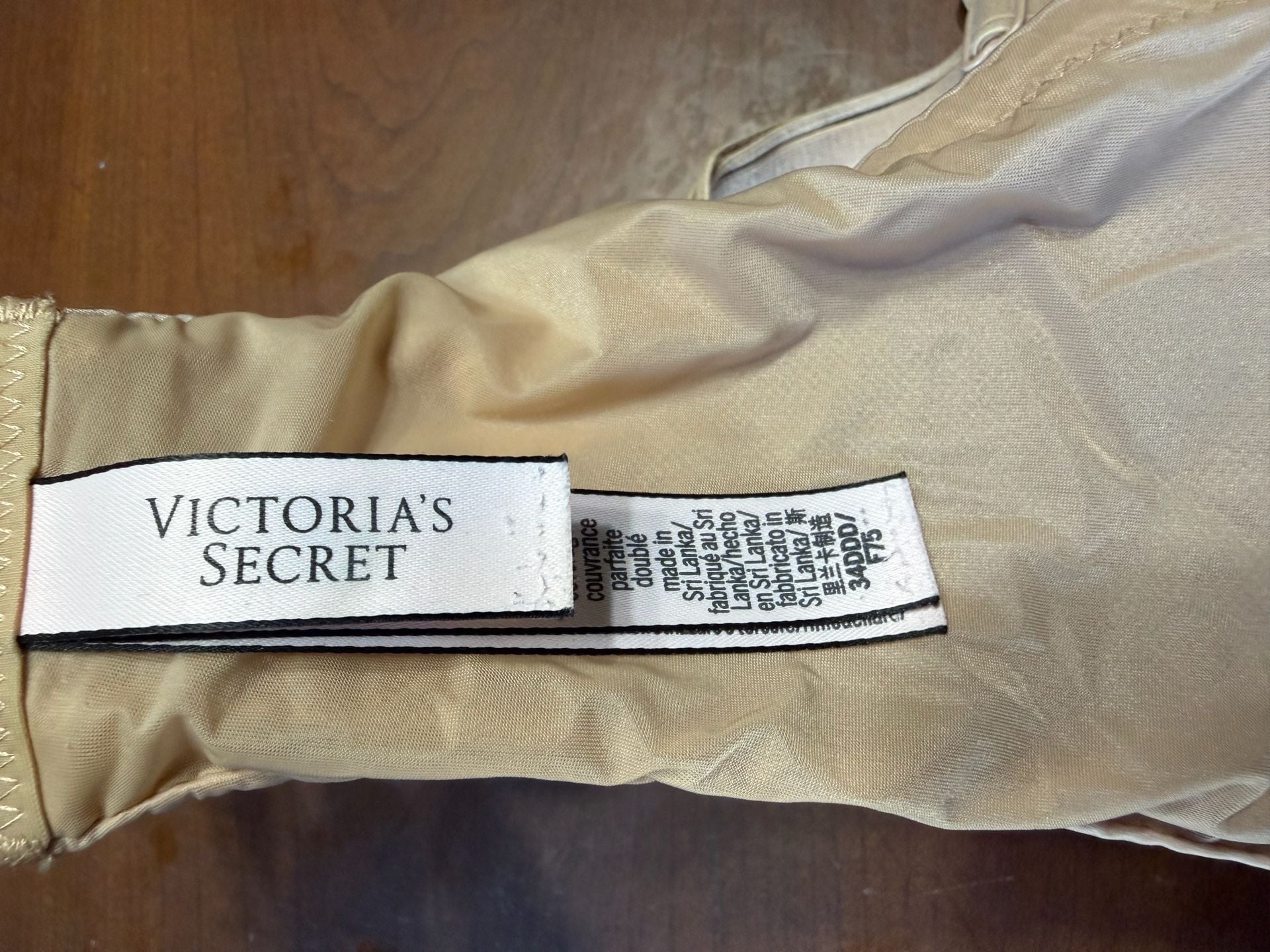Victoria's Secret Perfect Coverage Bra Size 34DDD Beige Underwire 4