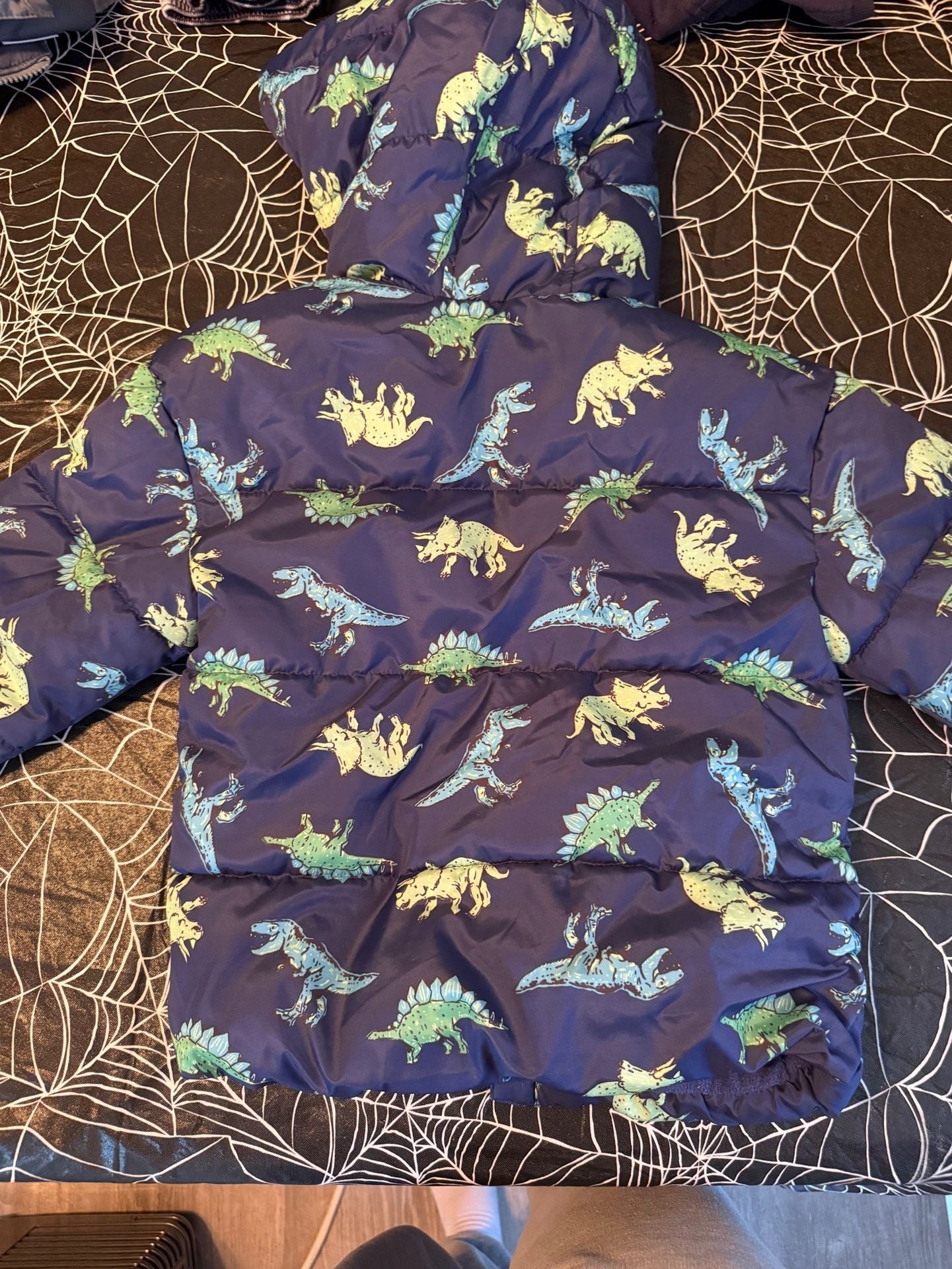 Old Navy Dinosaur Puffer Jacket Size 5T Blue Water-Resistant 2