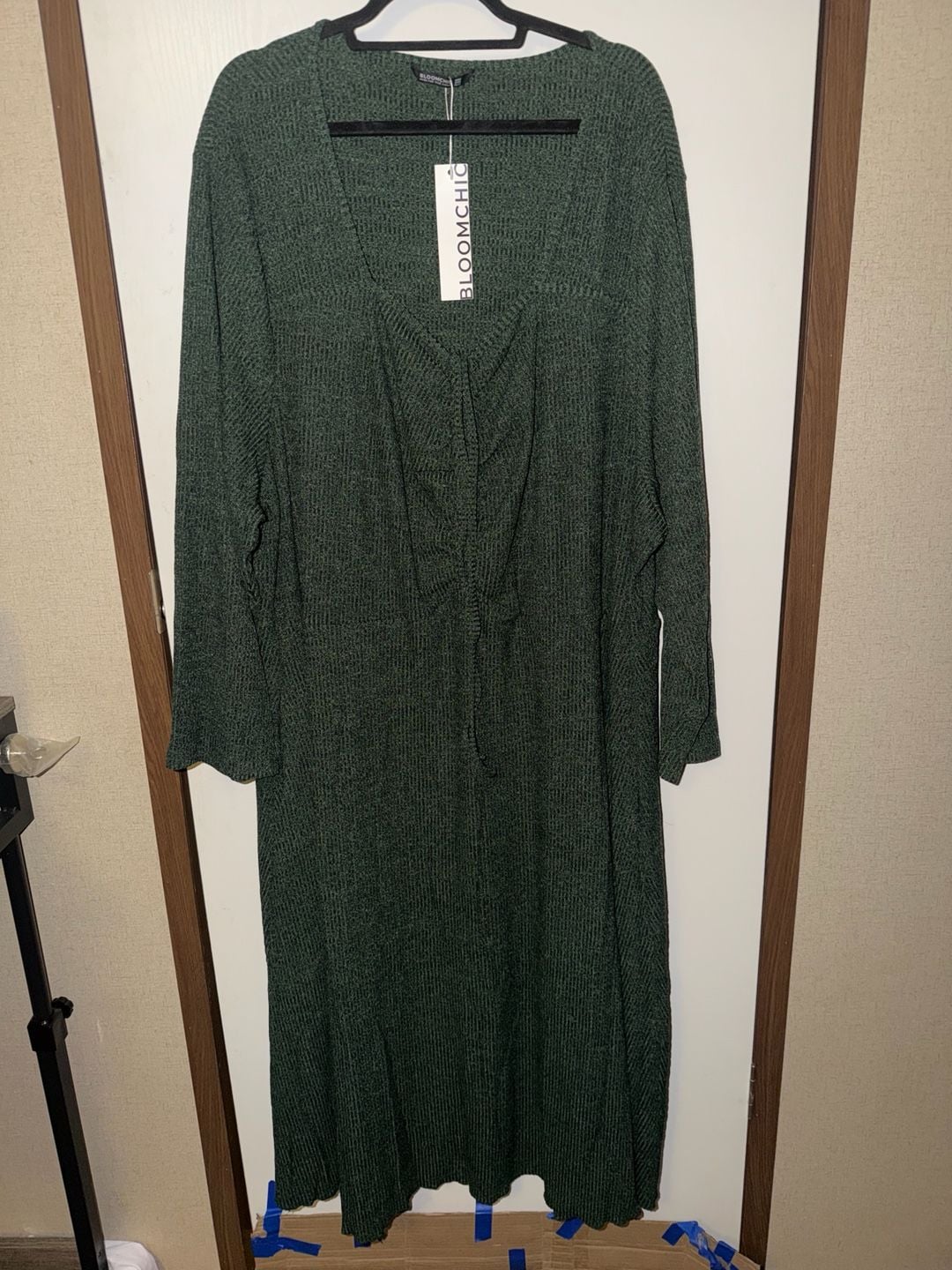 BloomChic Green Textured Dress Size 30 6X Long Sleeve V Neck Tie Front Pockets 3