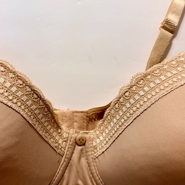 IZOD Bra Size 38D Nude Beige Lace Trim Underwire
