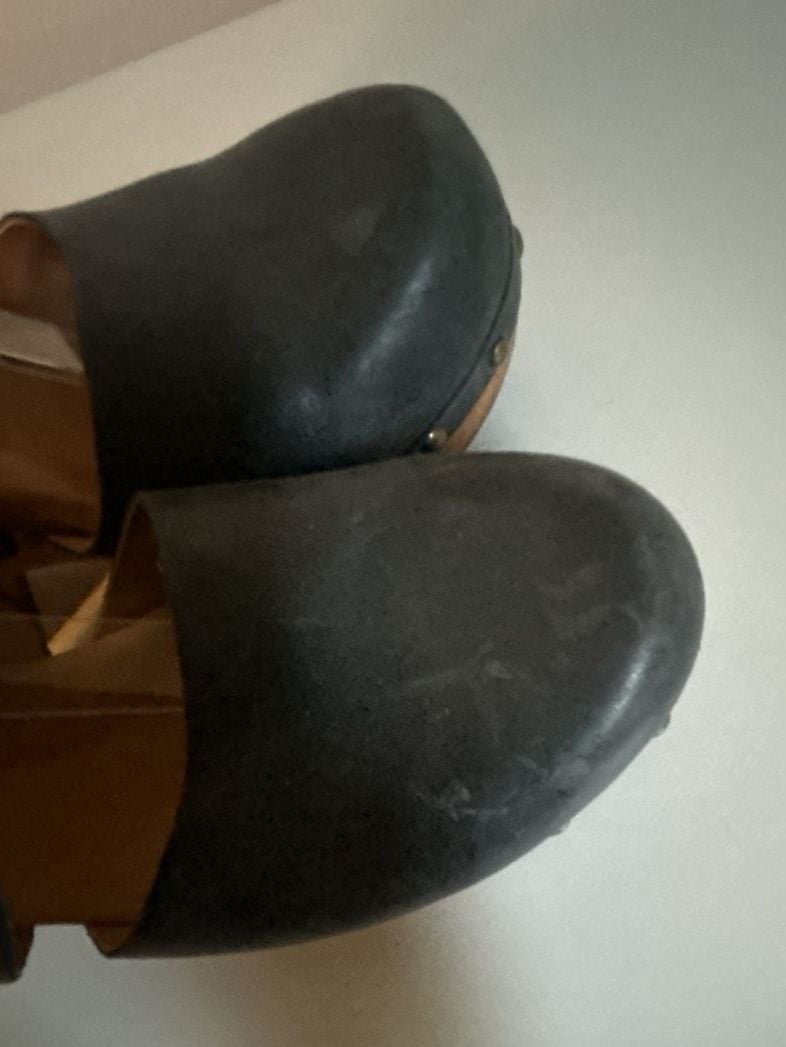 Korks Abloom Black Leather Clog Sandals 8