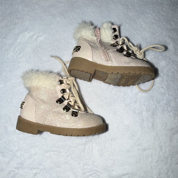 Juicy Couture Lil Huntington Boots Size 5M Pink Faux Fur Glitter