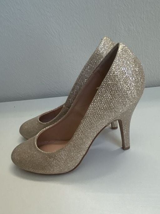 Kelly & Katie Coderno Pumps Size 9 Gold Glitter 3