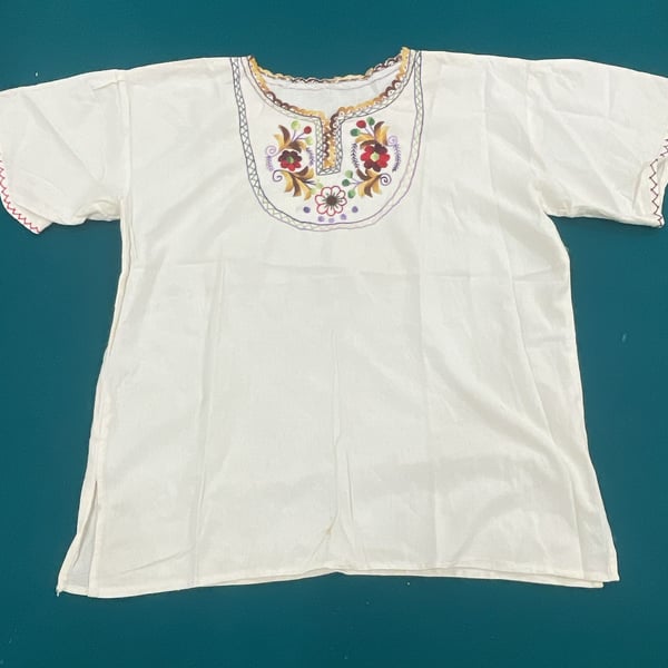 Mexican Artisan Embroidered Blouse White Floral Boho Peasant Top