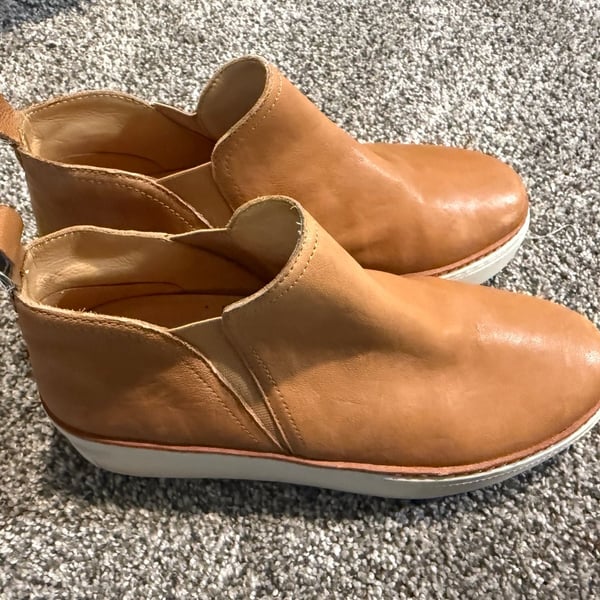 J/Slides Mika Platform Slip On Sneakers Size 7 Tan Leather