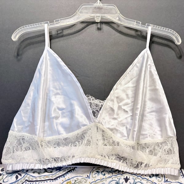 Frederick's of Hollywood Bralette Size L White Satin Lace