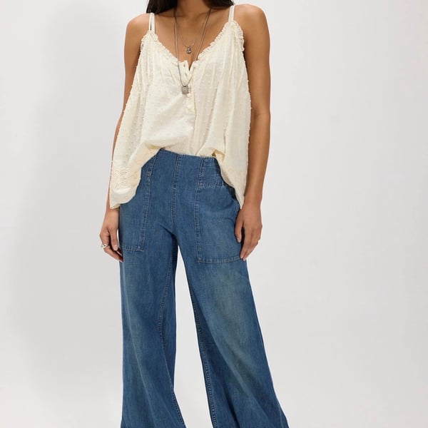 Free People We The Free Breezy Denim Pull-On Wide Leg Jeans Blue Size Medium  NWT