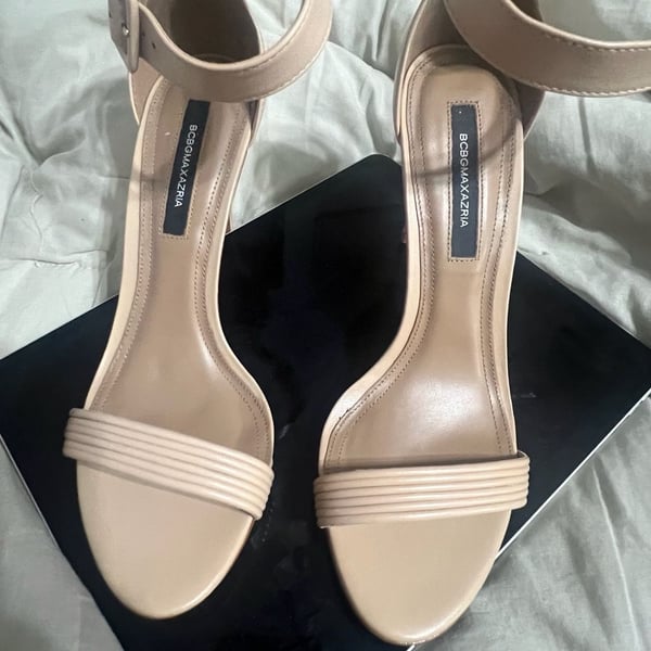BCBGMAXAZRIA Beige Leather Stiletto Sandals Size 9