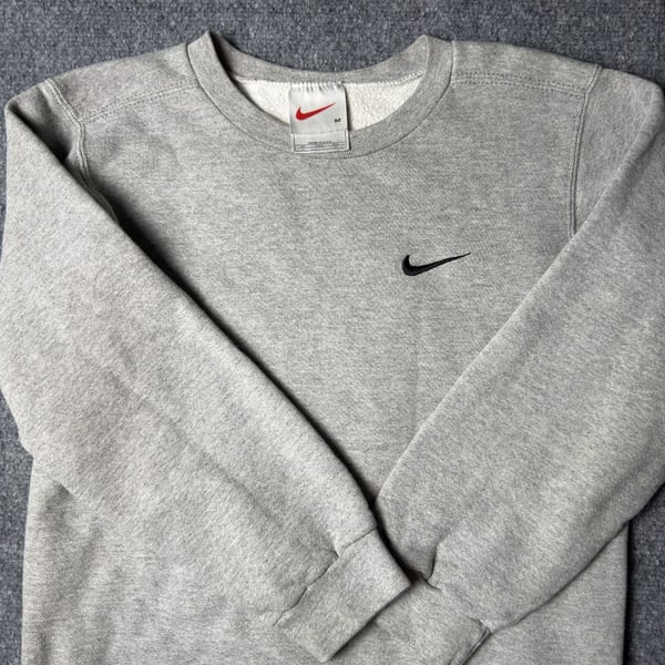 Nike Vintage Sweatshirt Size M Grey Embroidered Swoosh Made in USA
