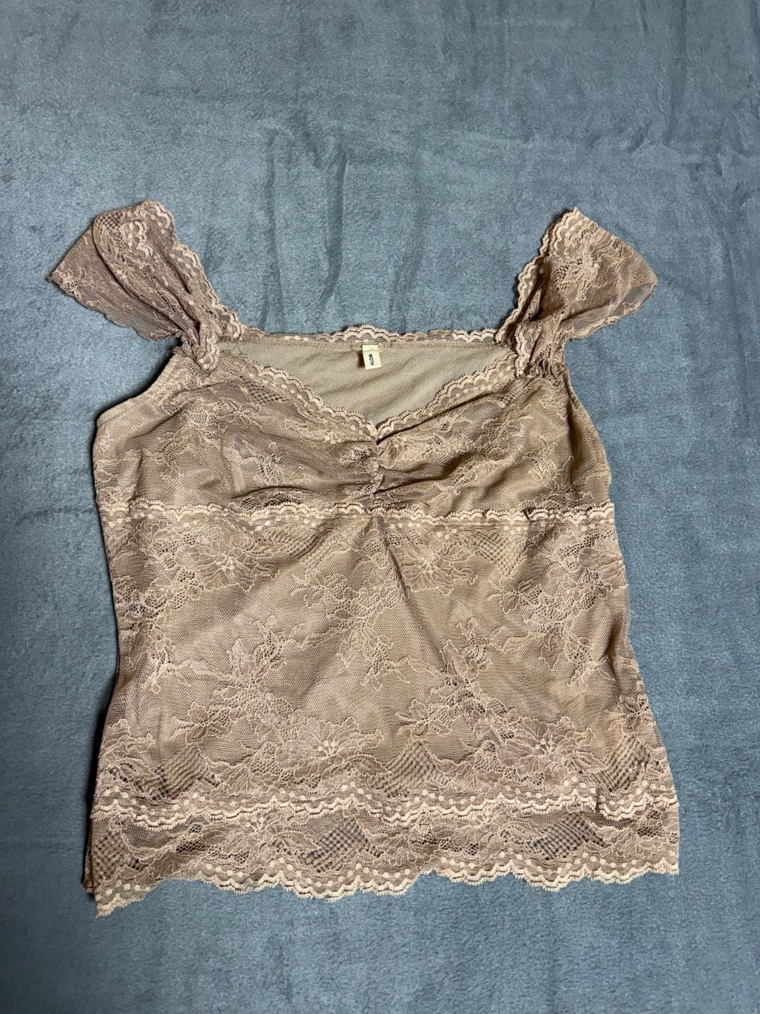 MOTH Anthropologie Y2K Taupe Floral Lace Cami Top Cap Sleeve Ruched Romantic 2