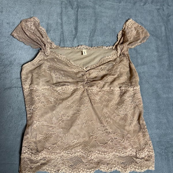 MOTH Anthropologie Y2K Taupe Floral Lace Cami Top Cap Sleeve Ruched Romantic
