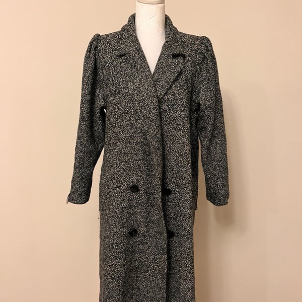 St. Germain des Pres Tweed Coat Style 9362 Size 5 Black White Long