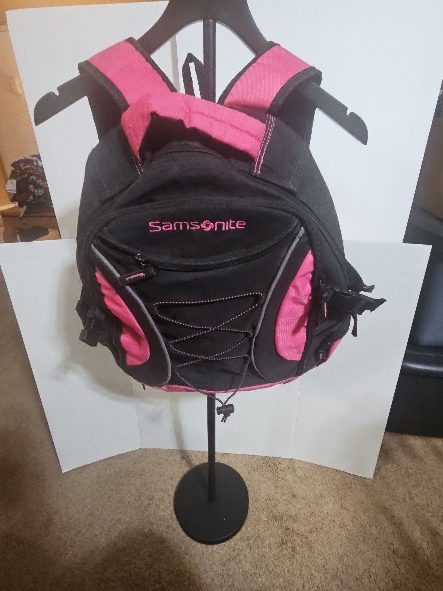 Samsonite Black and Pink Bungee Backpack 2