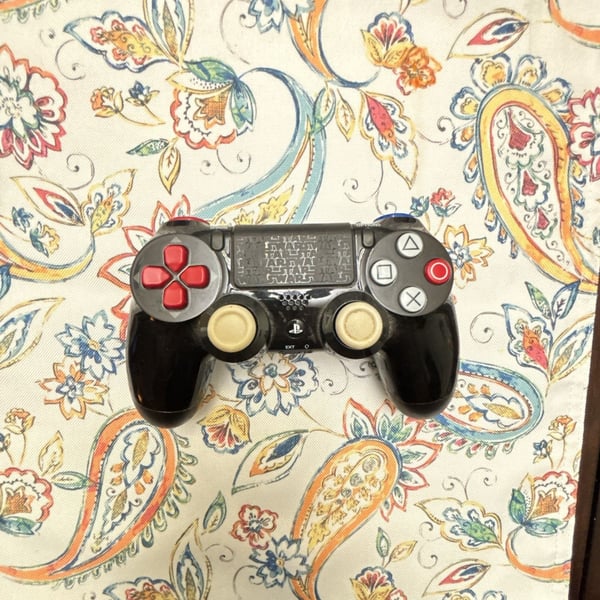 Sony PlayStation 4 DualShock 4 Controller Star Wars Darth Vader Edition