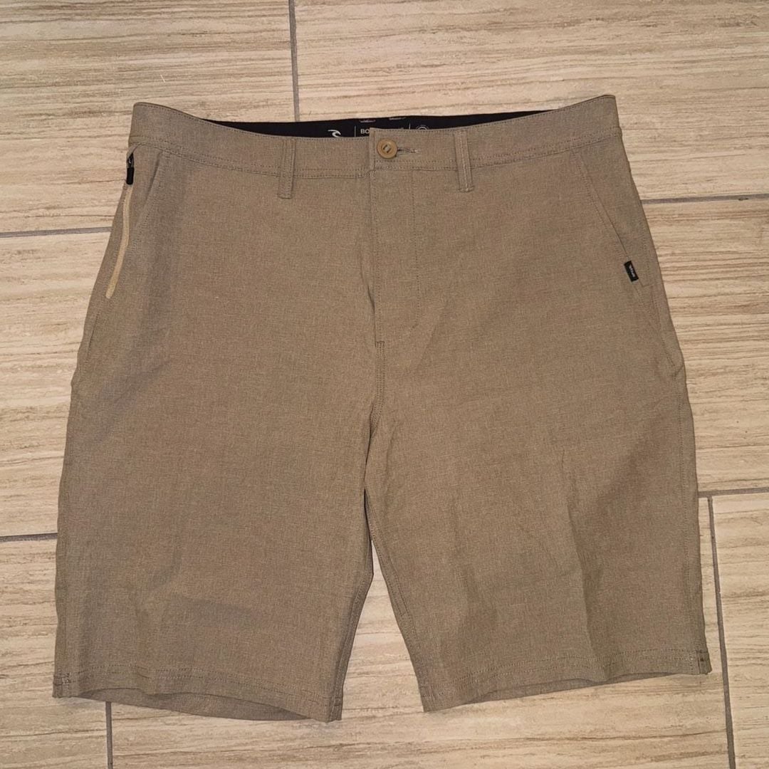 Rip Curl Boardwalks Shorts Size 36 Khaki Hybrid In Water On Land 3