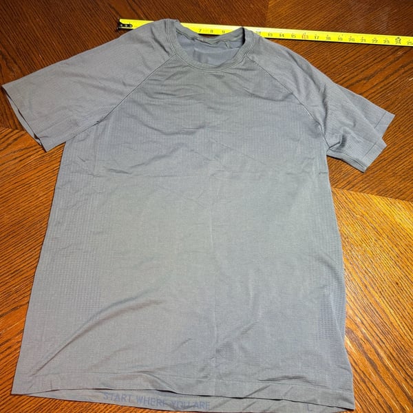 Lululemon Metal Vent Tech Short Sleeve Shirt Size L Gray