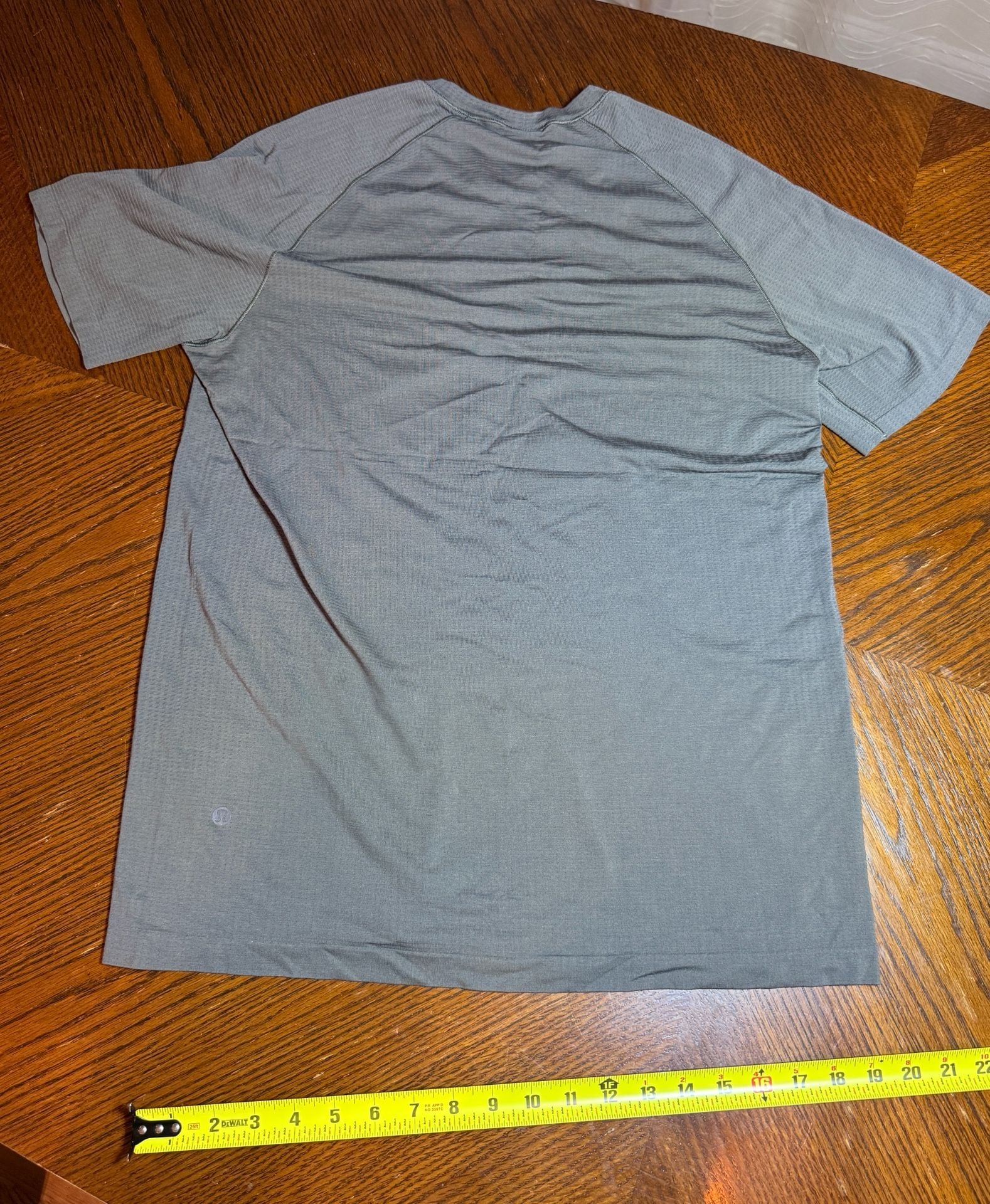 Lululemon Metal Vent Tech Short Sleeve Shirt Size L Gray 8