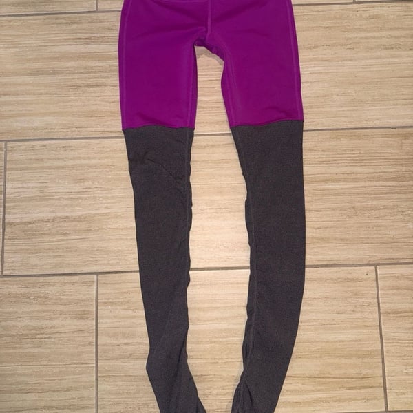 Alo Yoga Goddess Leggings Size M Purple Gray Colorblock Active