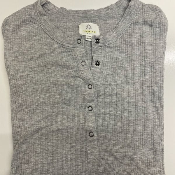 Offline by Aerie Henley Top Size M Grey Ribbed Long Sleeve Shirt