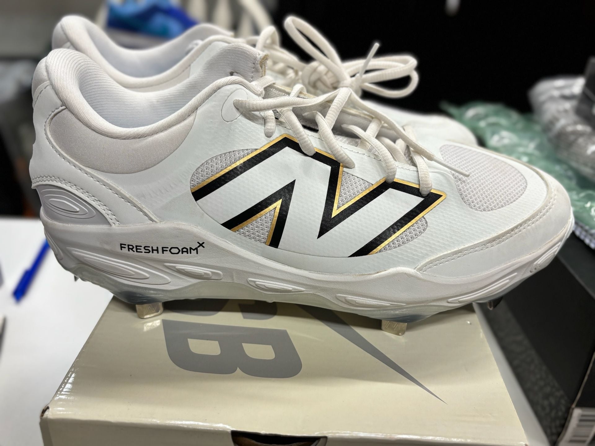 New Balance Fresh Foam X 3000v7 Metal Baseball Cleats White Gold 10M 2