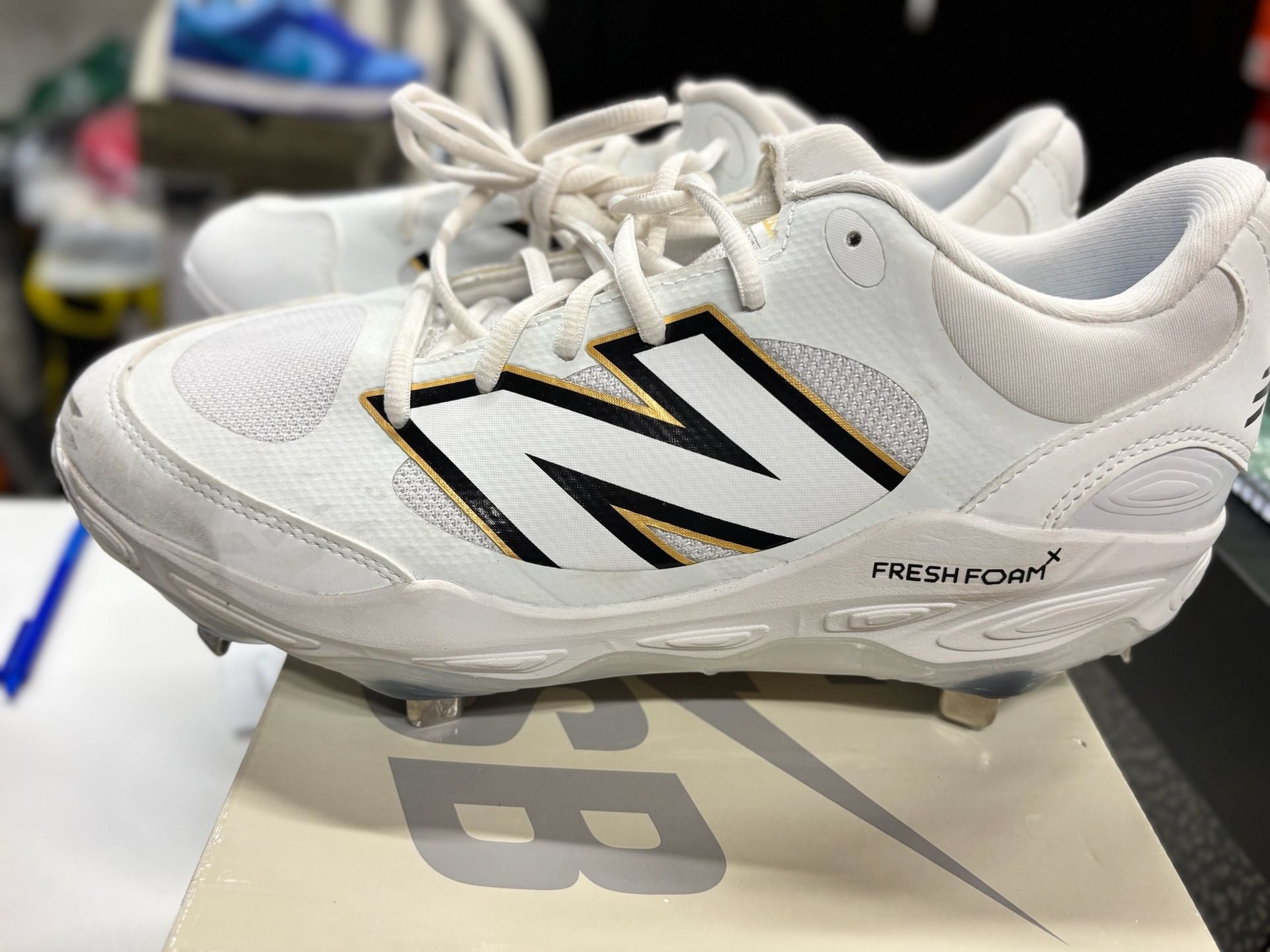 New Balance Fresh Foam X 3000v7 Metal Baseball Cleats White Gold 10M 3