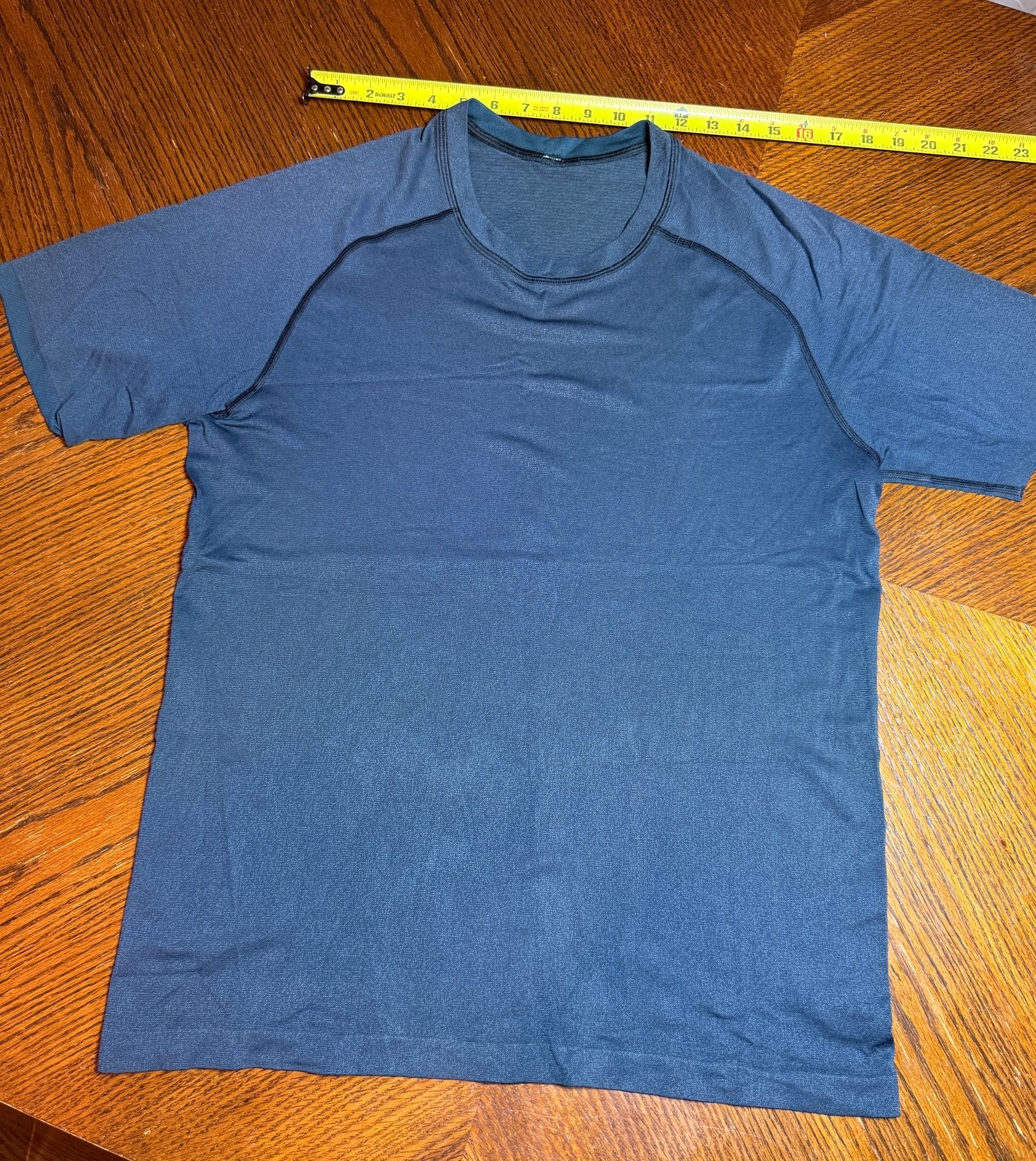 Lululemon Metal Vent Tech Short Sleeve Shirt Size L Blue Athletic 2