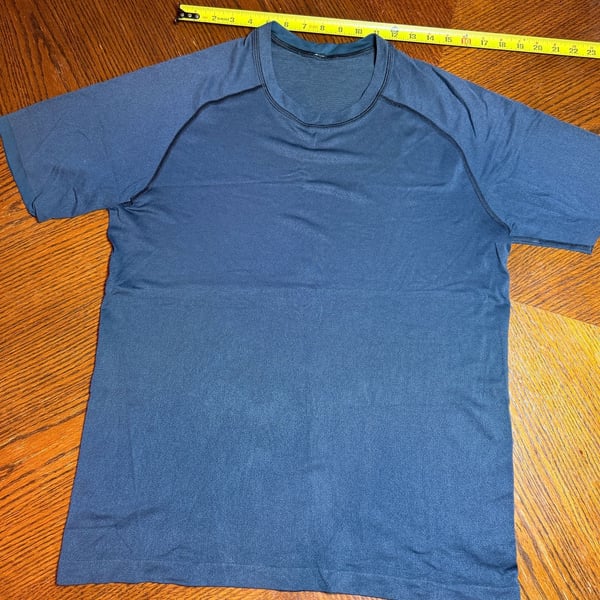 Lululemon Metal Vent Tech Short Sleeve Shirt Size L Blue Athletic