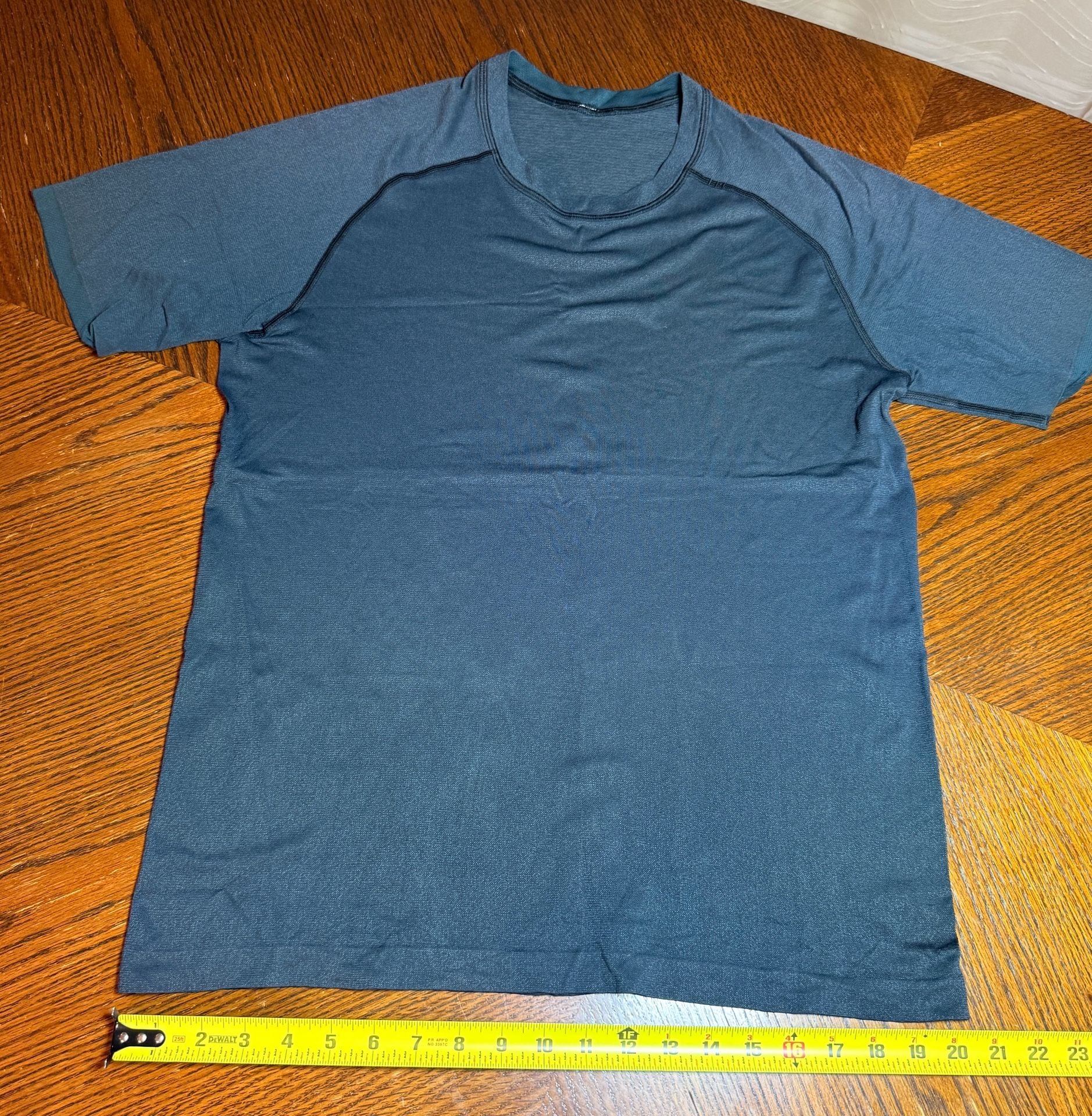 Lululemon Metal Vent Tech Short Sleeve Shirt Size L Blue Athletic 5