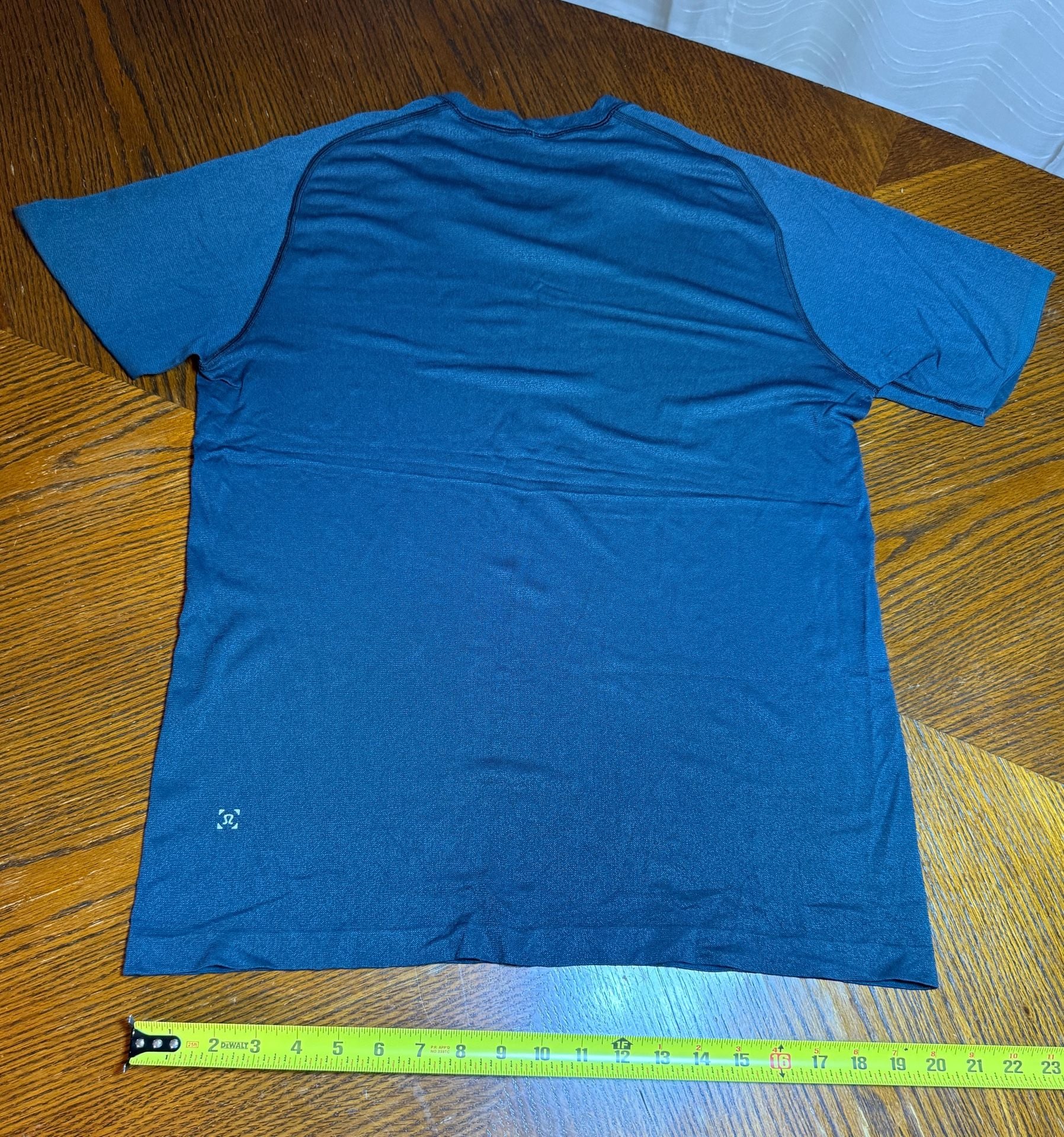 Lululemon Metal Vent Tech Short Sleeve Shirt Size L Blue Athletic 8