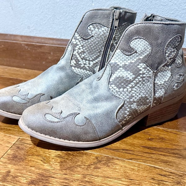 Very G Shelby Western Ankle Bootie Grey Snake Print