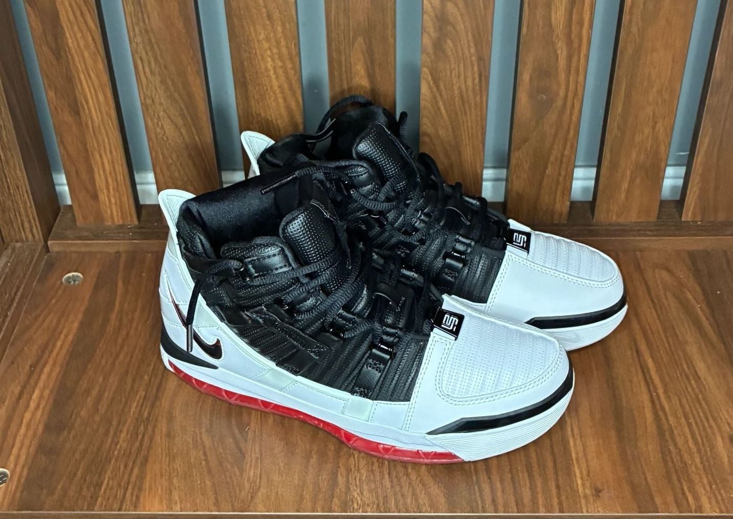 Nike Zoom LeBron 3 Retro Size 8 White Black Crimson Home 4