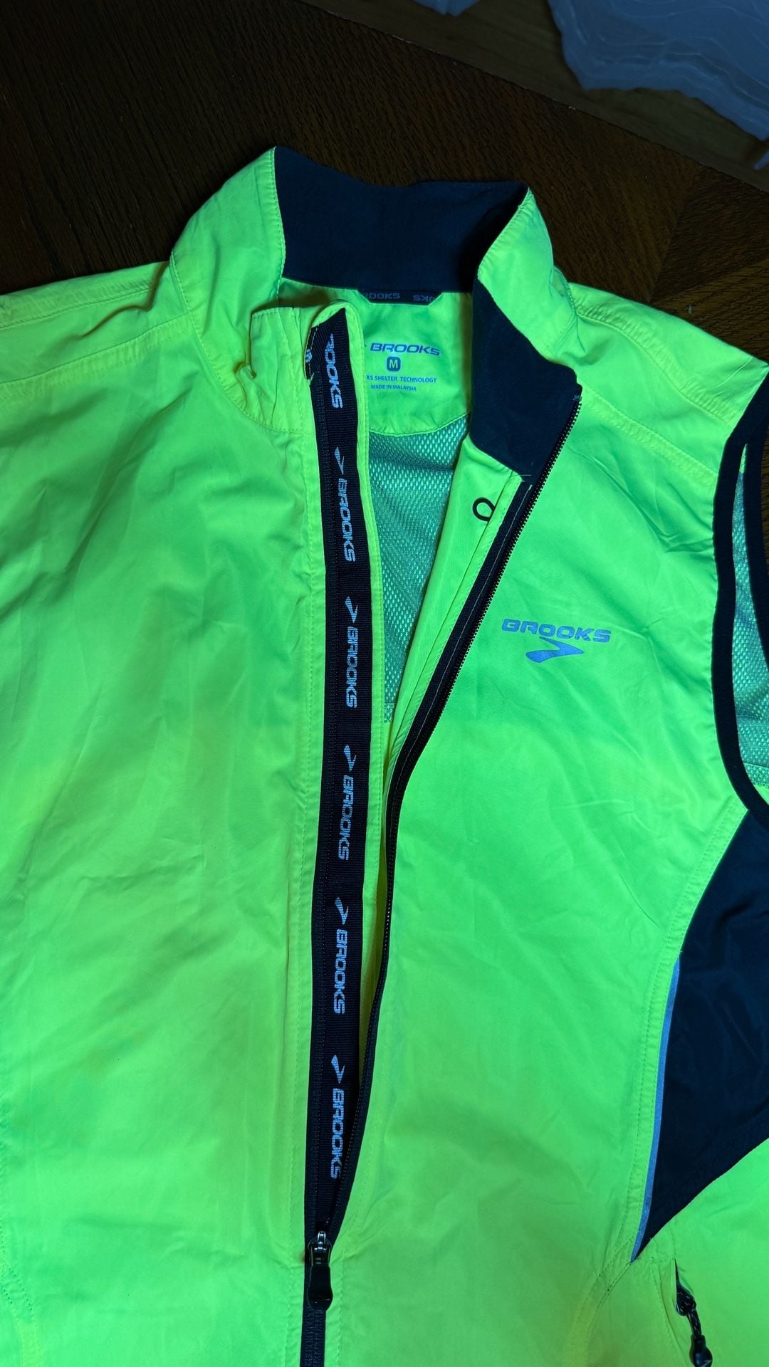 Brooks Running Vest Neon Green Safety Jacket Full Zip 8