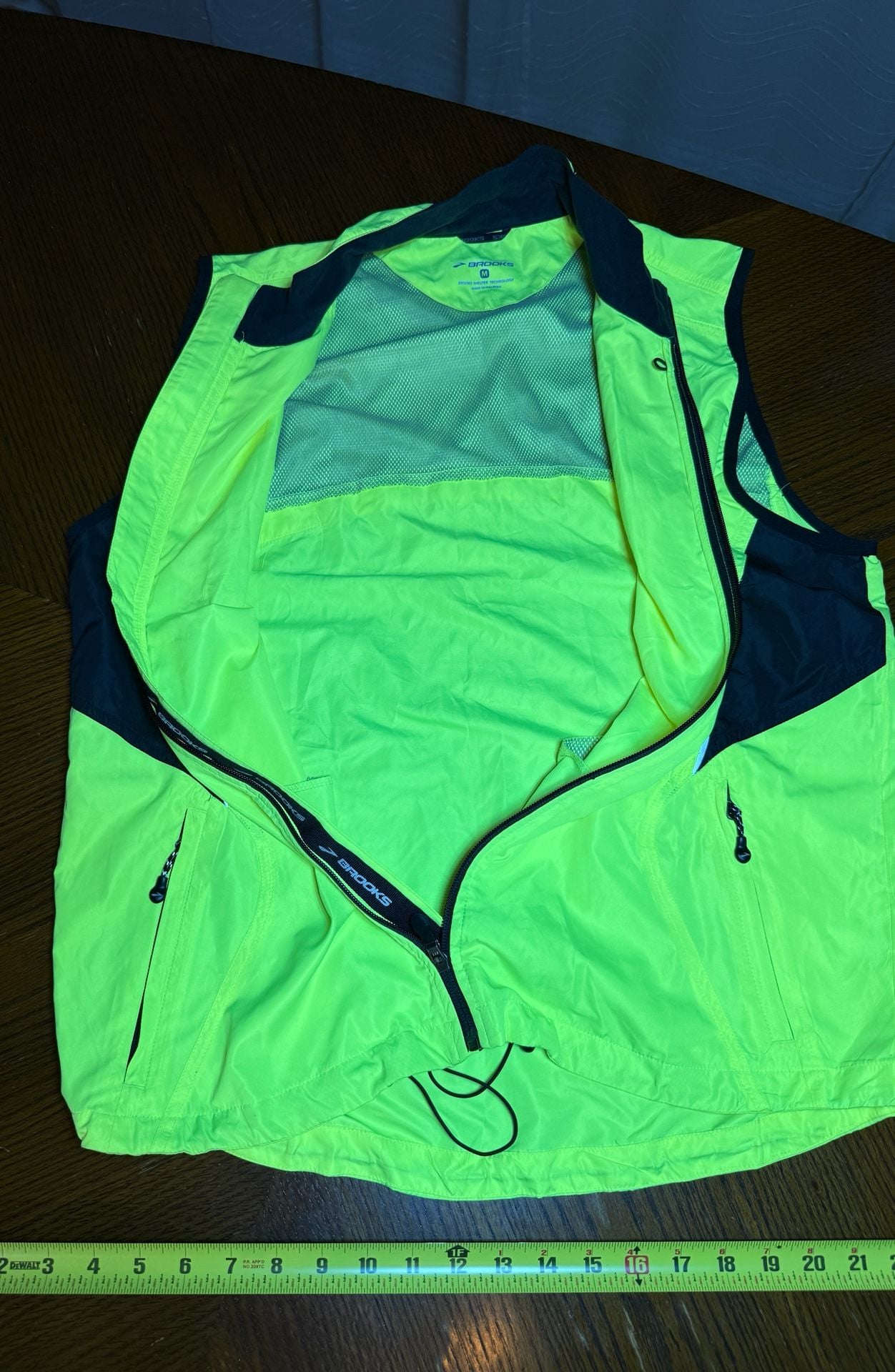 Brooks Running Vest Neon Green Safety Jacket Full Zip 10